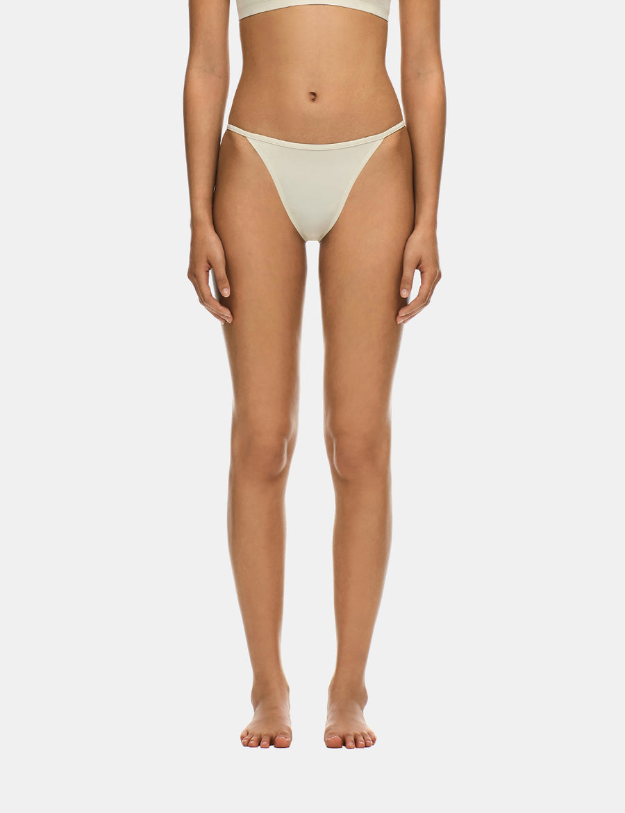 ESSENTIAL FIT STRING CHEEKY PANTY