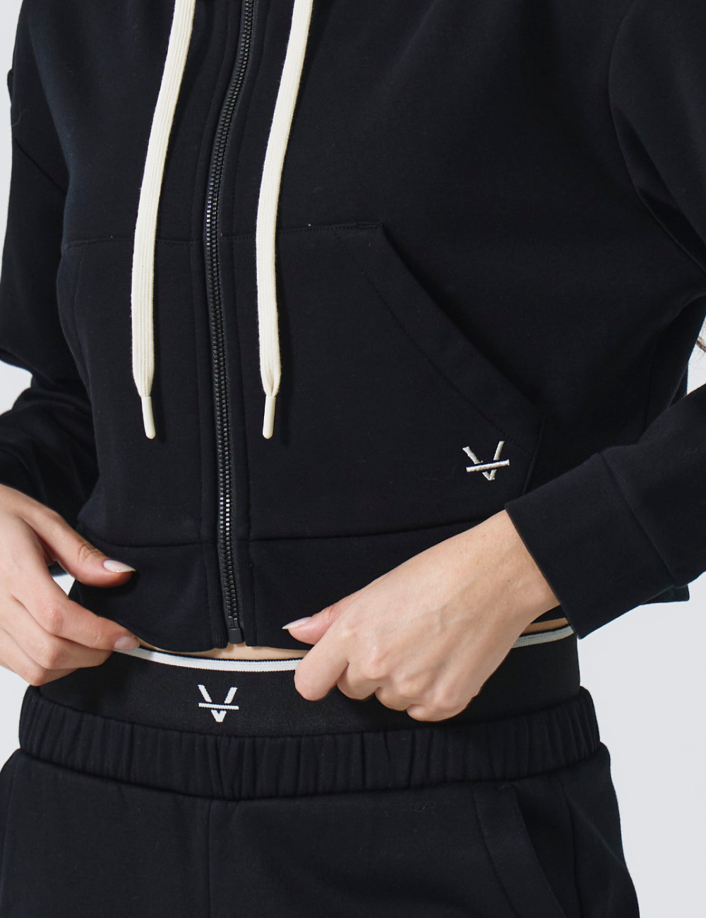 WARM TOUCH HOOD ZIP UP